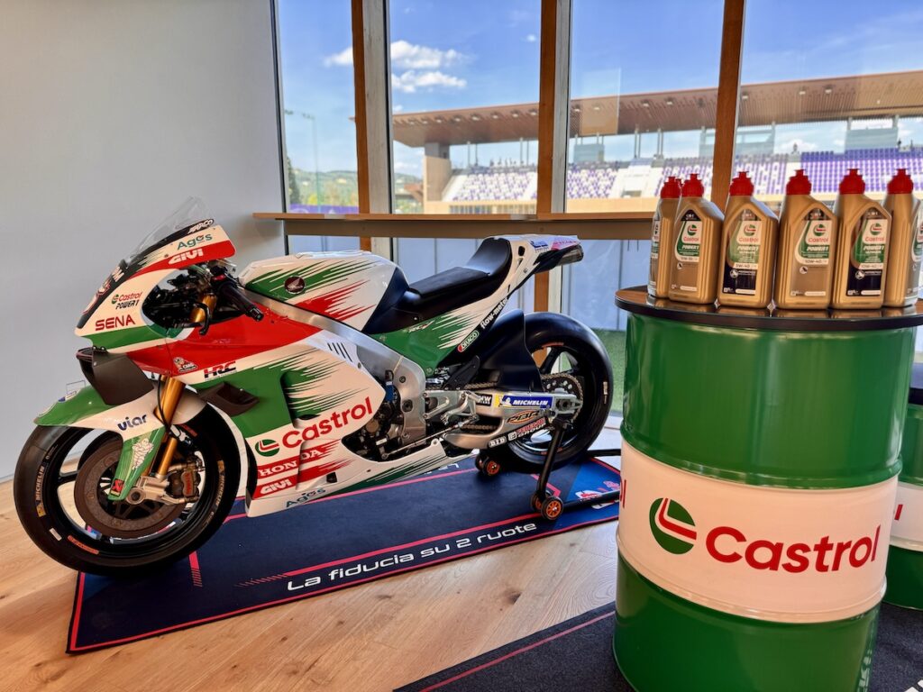 olio-castrol-moto-officine-rideup