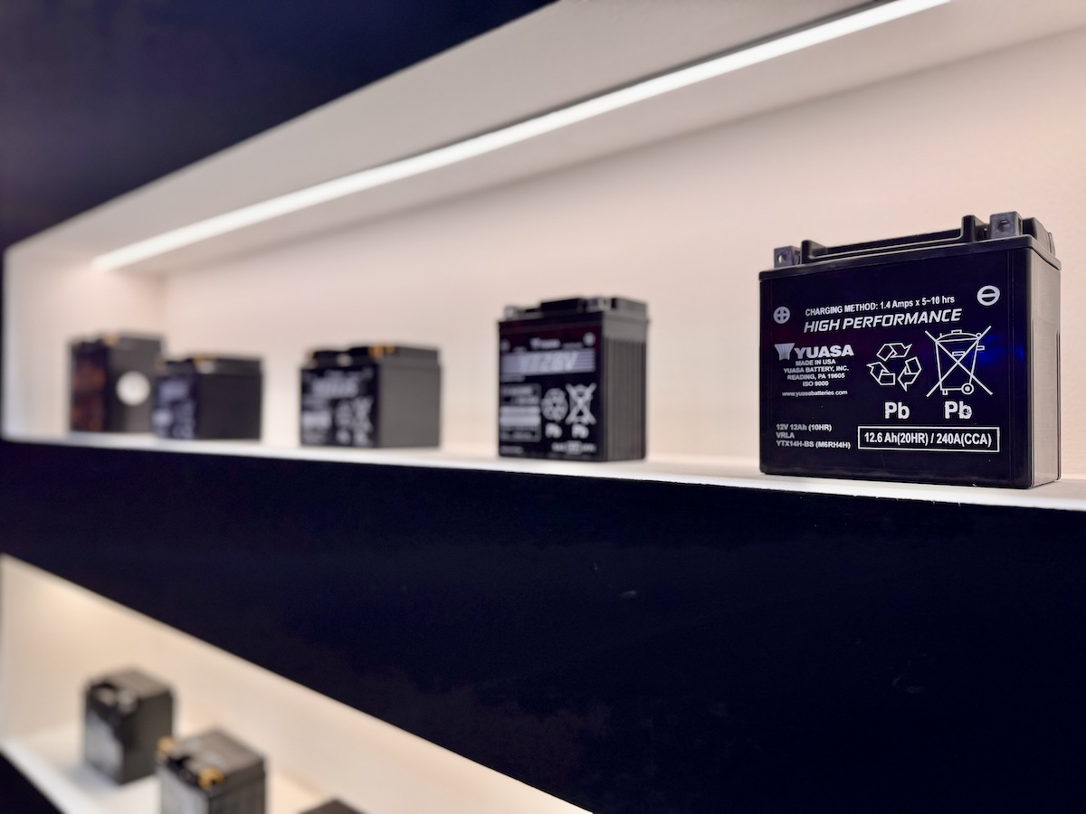 batterie-moto-yuasa-officine-rideup2